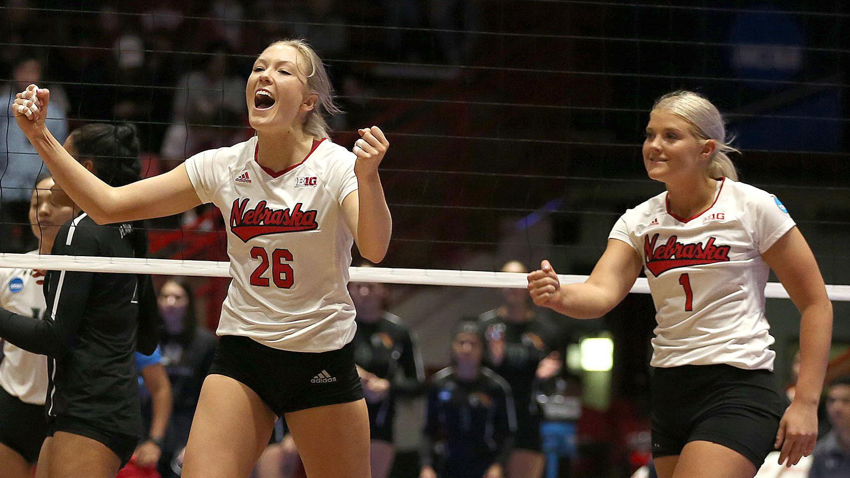 Husker volleyball must be clutch to snap six-match losing streak to Wisconsin